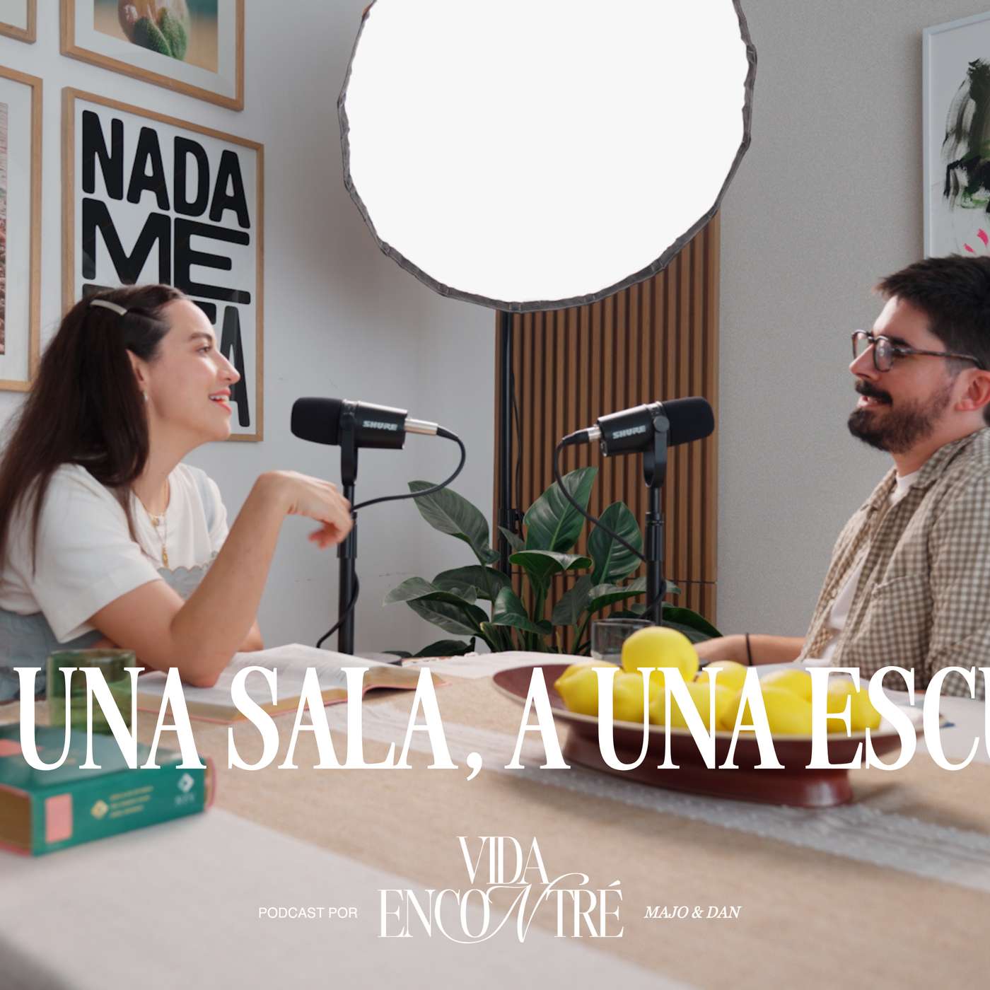 Ep. 52 De una sala… a una escuela (Temporada 6) - Majo y Dan | Vida Encontré Podcast episode artwork