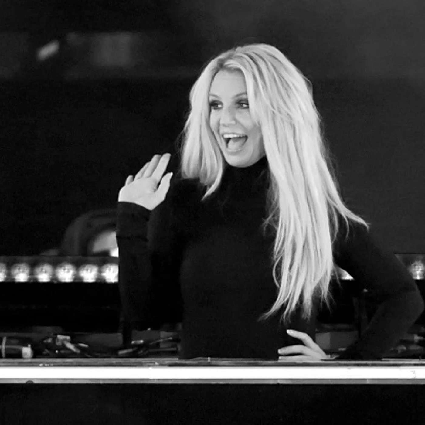 Britney Opens Up Conservatorship Struggles, UK SNL Goes Live, Bryan Replaces Combs at Madden Bowl, Amity Affliction Unveils House of Cards, and more...