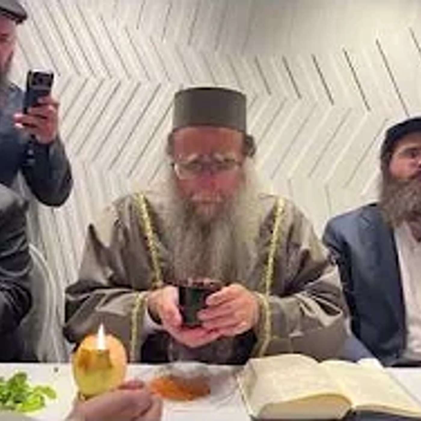 הבדלה - במעמד האדמו"ר רבי יאשיהו יוסף פינטו שליט"א - מוצש"ק - י"ט בתמוז - תשפ"ו - תל-אביב episode artwork