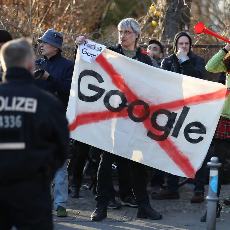 Google abandons Berlin campus plans; Ireland cracks down on Airbnb; interview with SevenVentures' Florian Pauthner; and much more