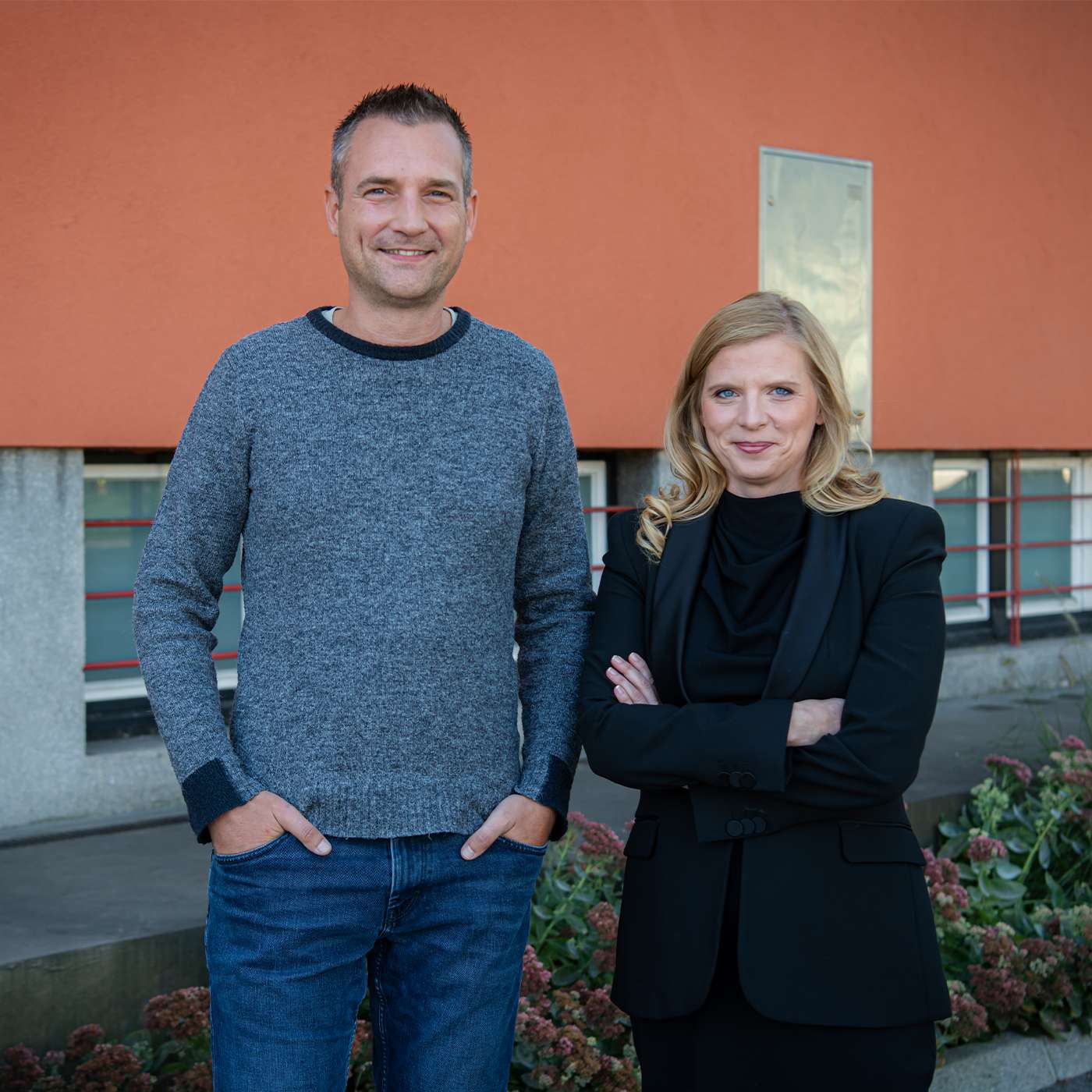 "Urška Klakočar Zupančič je nekaj vrgla v ventilator" (Metka Majer in Miha Orešnik) "Urška Klakočar Zupančič je nekaj vrgla v ventilator" (Metka Majer in Miha Orešnik)