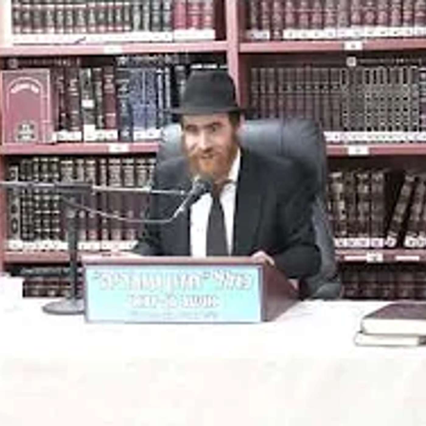 הרב יחיאל גלוכובסקי  : תניא .  סיפורים מחצרות החסידים . ( בליל  ניטל-תו מן העולם של אותו האיש).