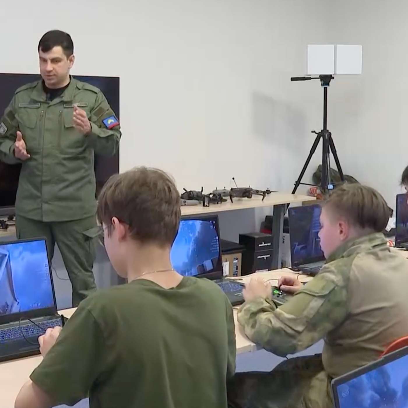 Центр «Воин» в Мурманске воспитывает операторов дронов