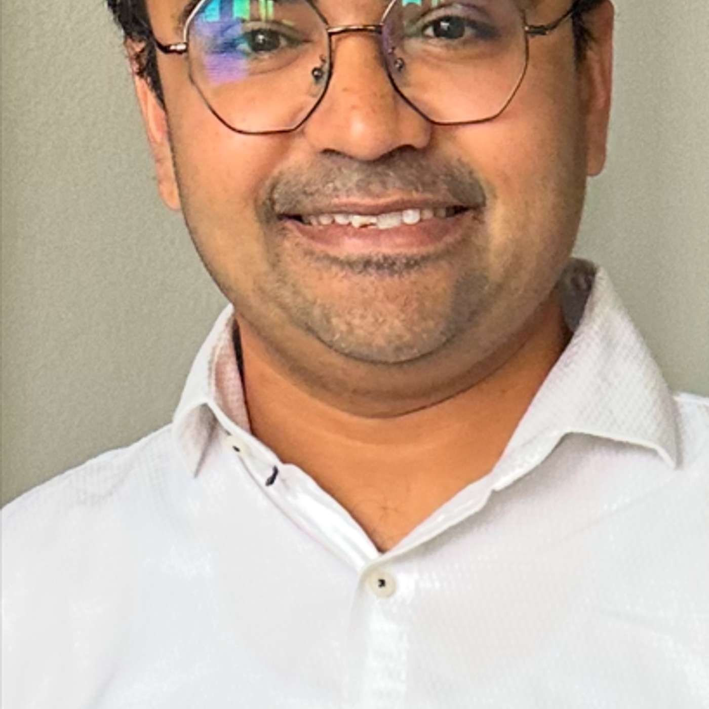Mastering Enterprise Cloud Migration: Divyesh Pradeep Shah's Success Story