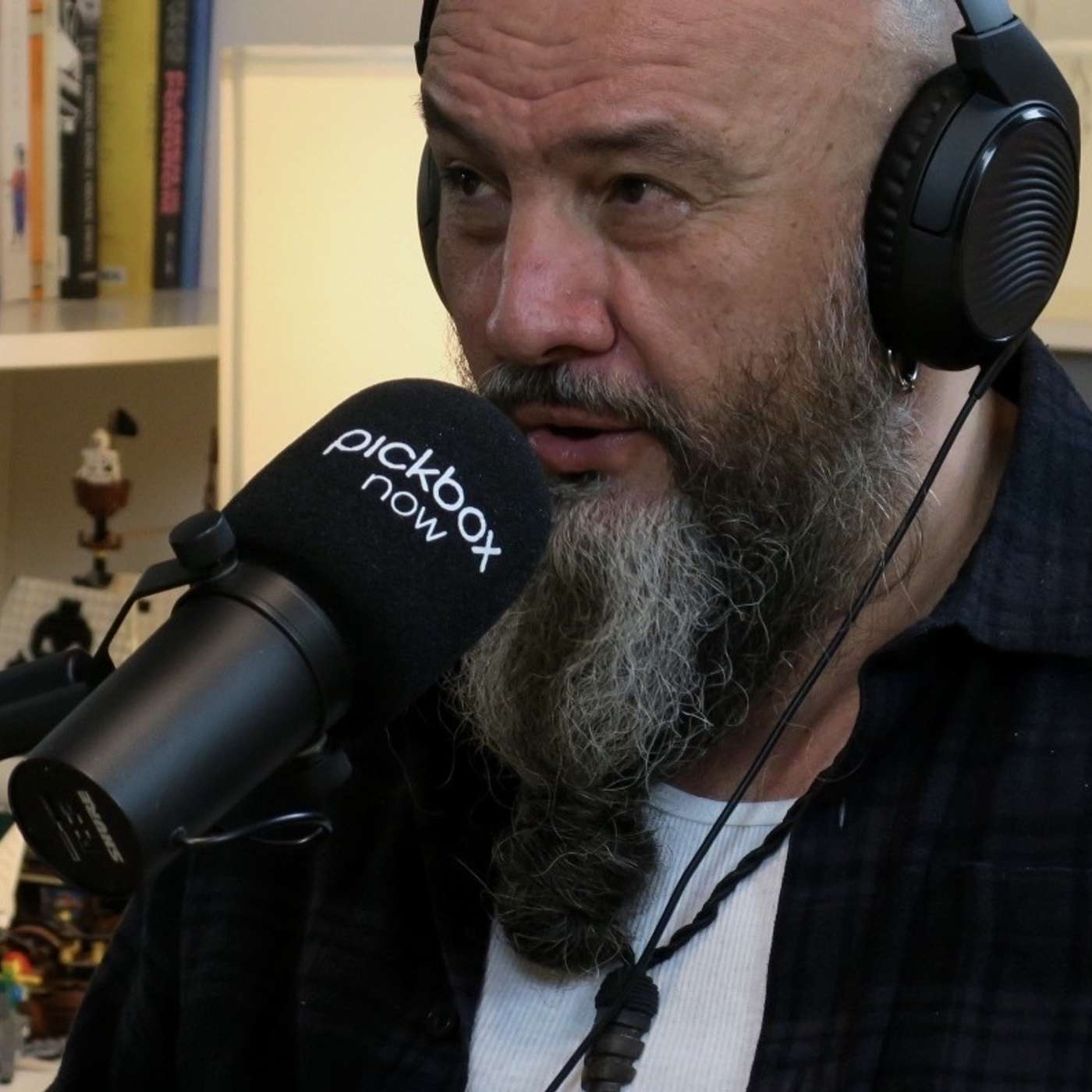 Srđan Jevđević, Gino Banana: Beg iz opkoljenog Sarajeva, Amerika,  Kultur shock, Agelast 175