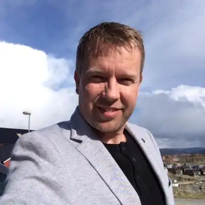 Per Løkstad