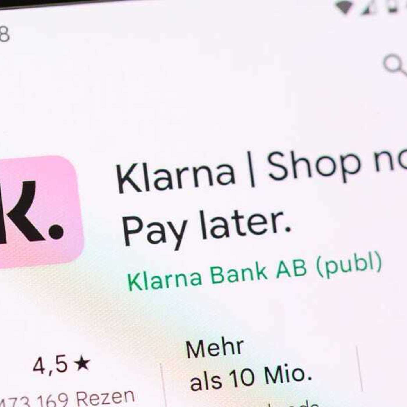 Apple Shifts to AI, Google Halts Gemini AI, Klarna's AI Chatbot Revolutionizes Customer Service, Automattic Sells User Data, and more...