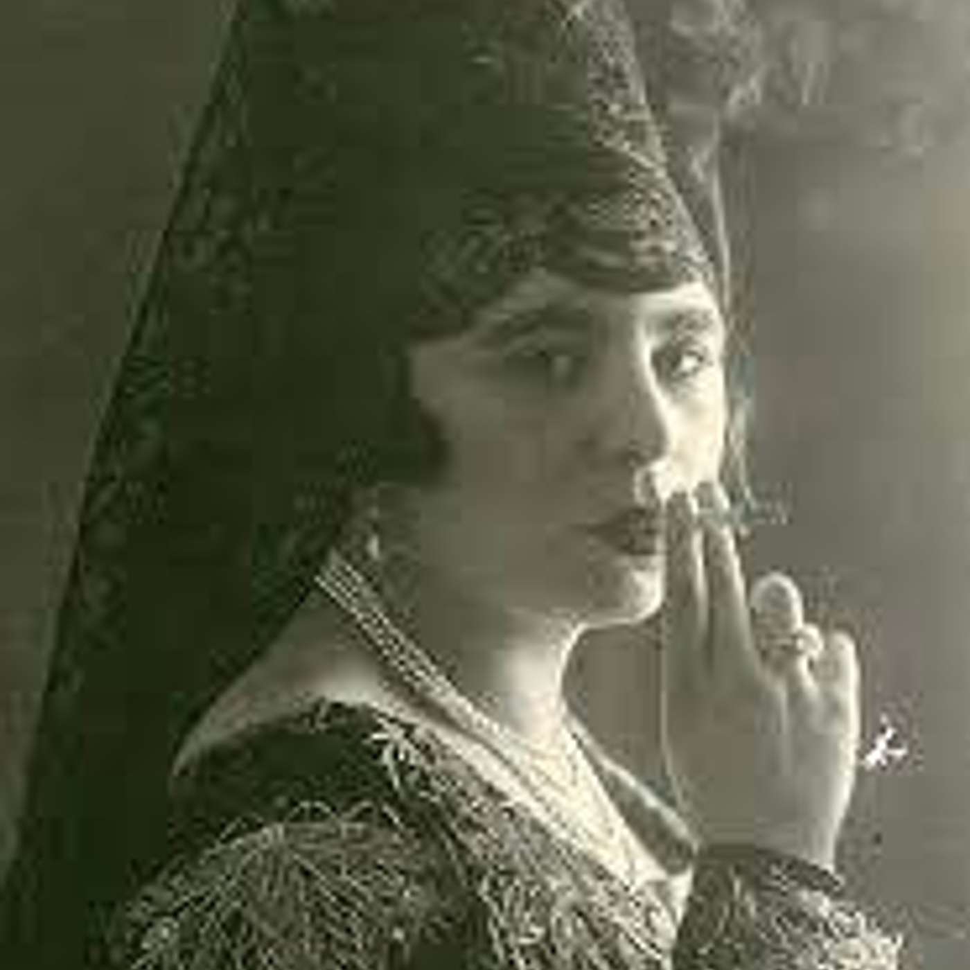 L'Aria che Tira…pillole di lirica - Stride la  Vampa - (Il Trovatore) - Gabriella Besanzoni