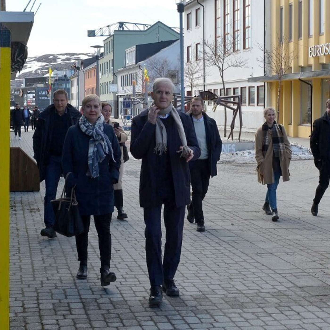 Премьер-министр, установивший границу с Россией, опять приехал в приграничье