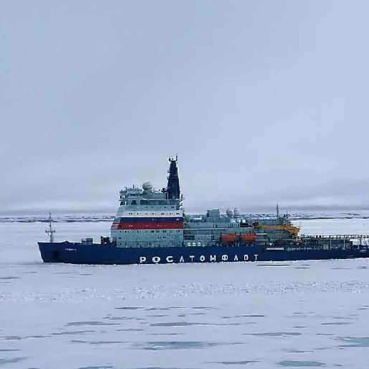 Состоялось первое плавание нового ледокола "Якутия" к ледовому нефтяному терминалу