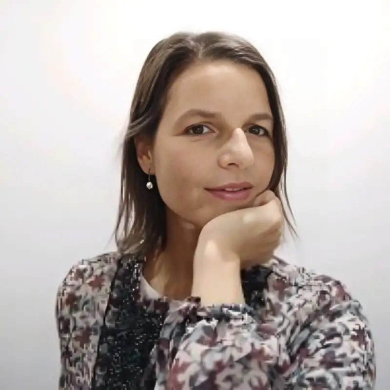 De las finanzas al yoga, un camino muy inusual, con Evi Papp