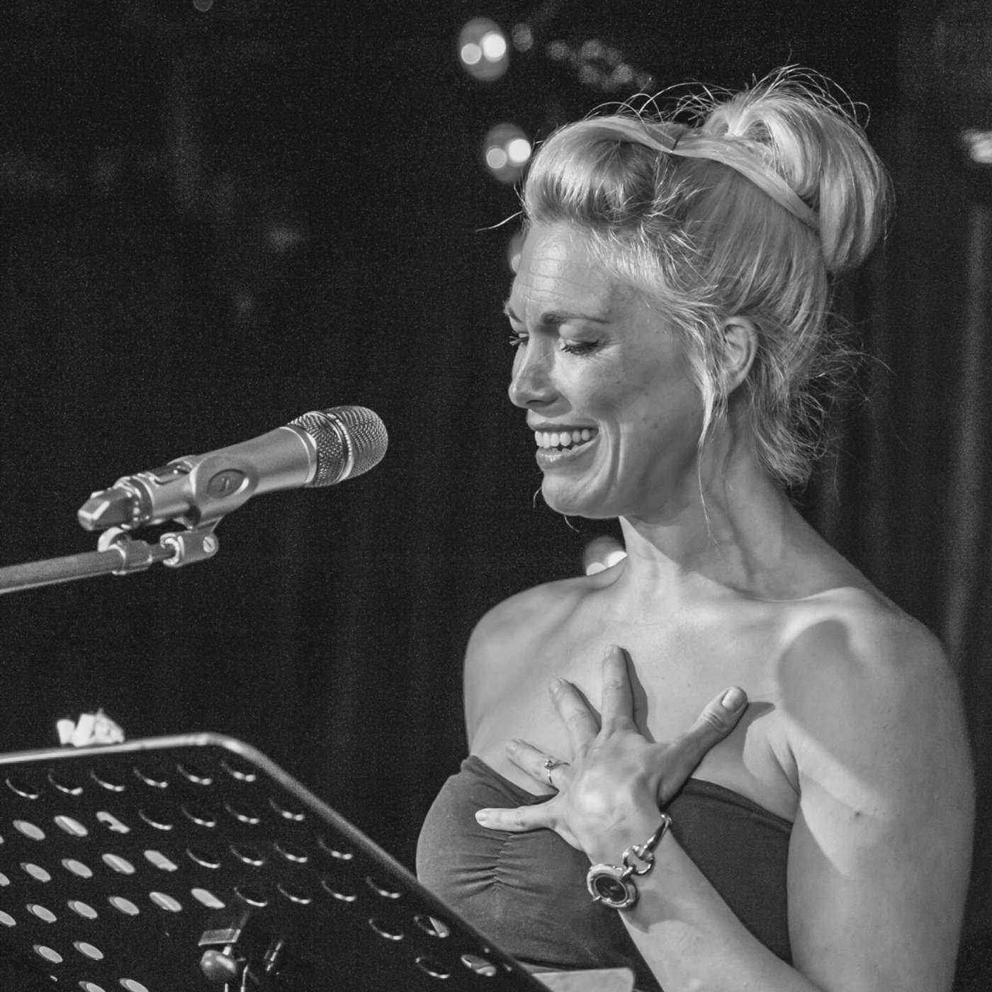 Hannah Waddingham Performs "But the One on the Right" by Dorothy Parker episode artwork