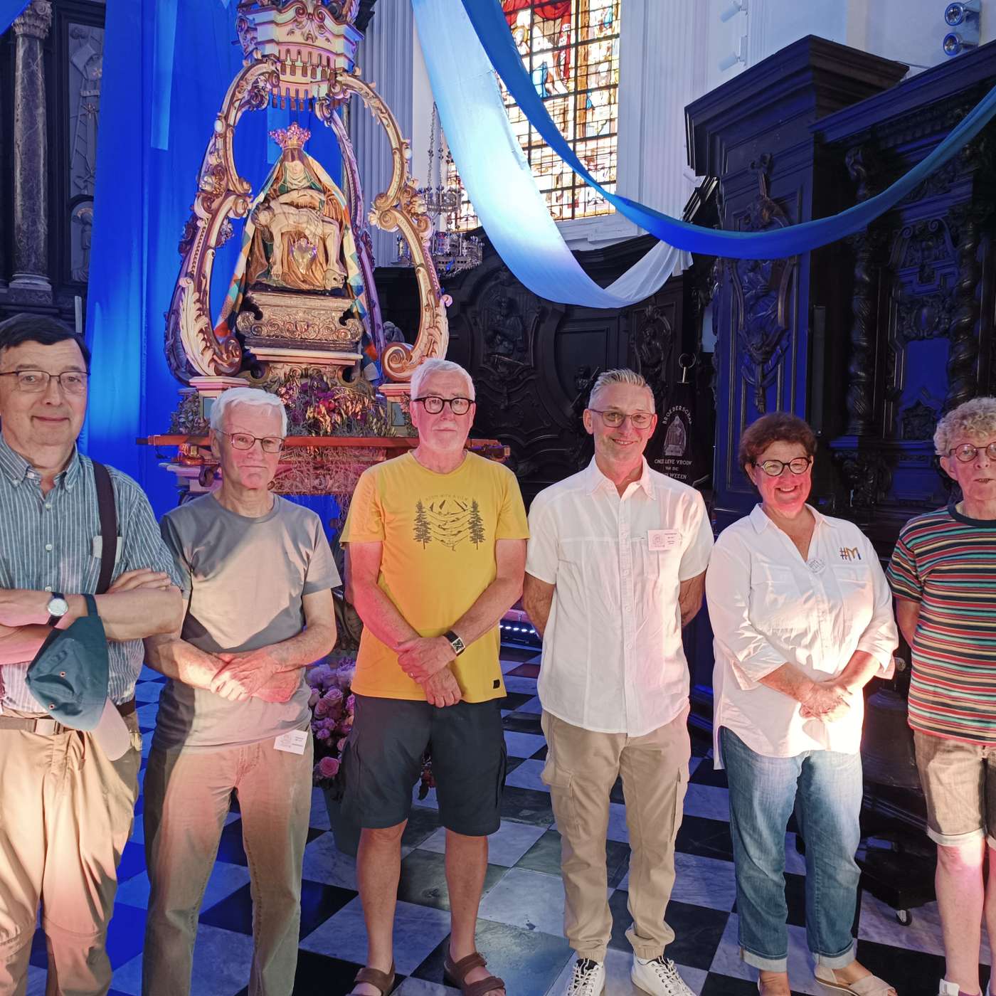 64 Bloemen voor #M 1611: unieke Mariahulde in Lede