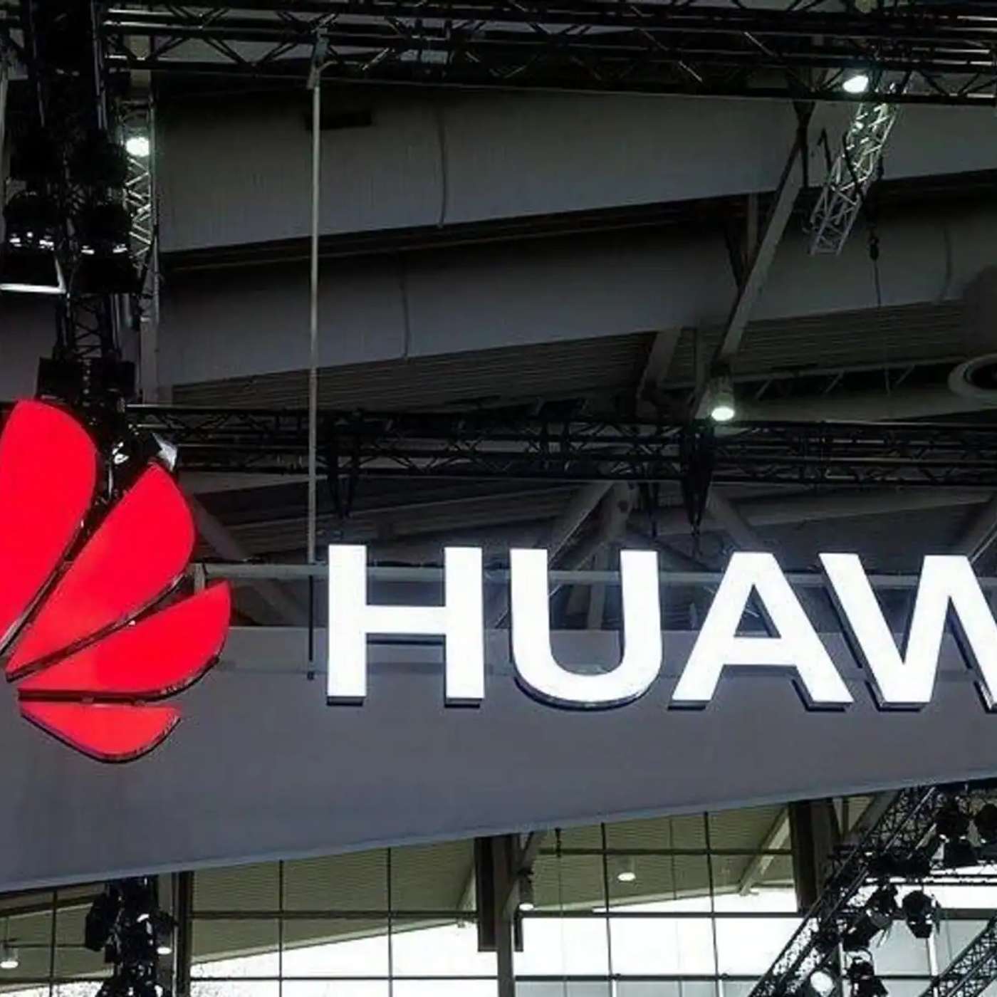 OpenAI Tests Collaborative Study Mode, Huawei Denies Plagiarism Claims, NetDragon Clinches EdTech Awards, Yum China Boosts Profits with AI, and more...