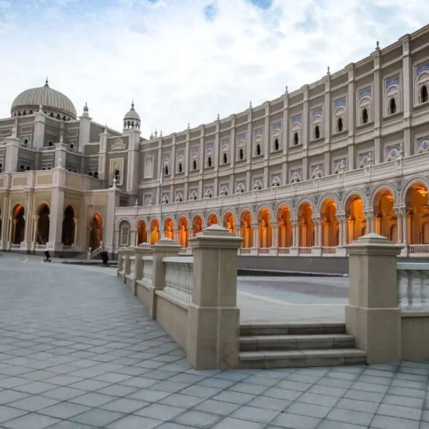 Theatre, Solar Partnerships, and Sharjah Weekend Highlights