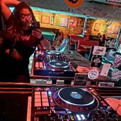 Meagan (Ducky Dynamo) Buster