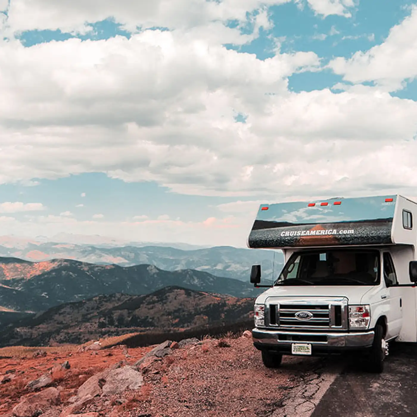 Cover art for episode: CRO verschillen tussen USA en Europa met Martijn Scheijbeler (RVShare) - CRO.CAFE podcast