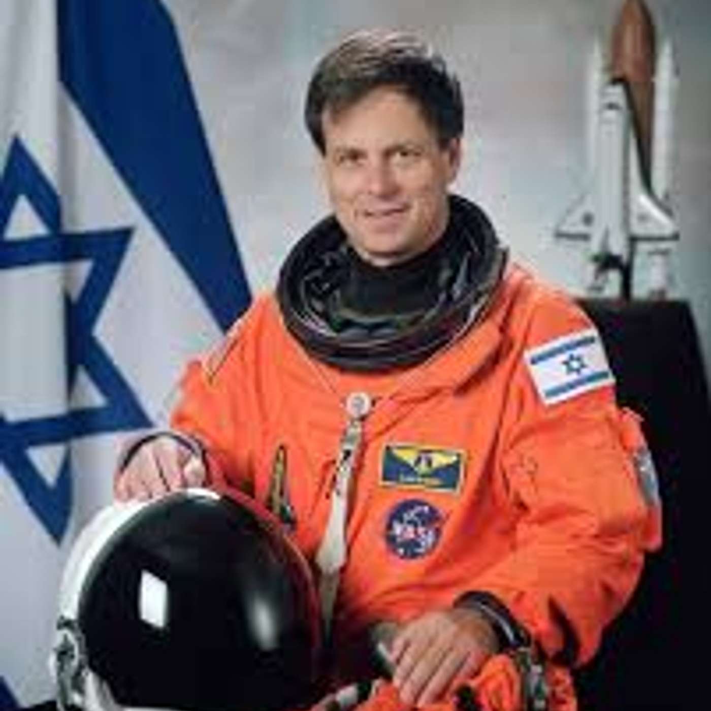 השדרנים אור, מקס ואדם מג' רותם בפרק על אישיות ישראלית מעוררת השראה - אילן רמון episode artwork