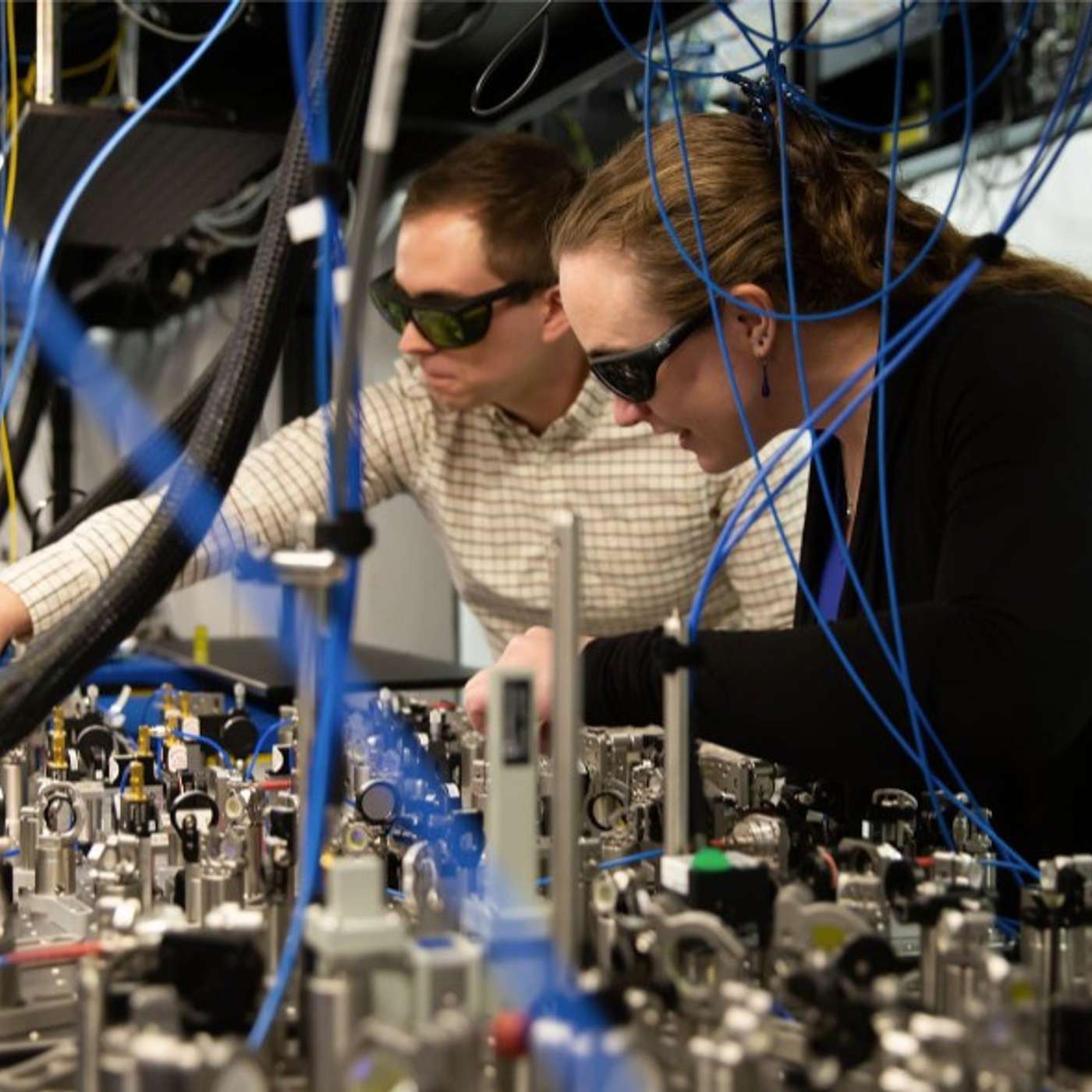 Biden Orders Lunar Time Zone, Covid-19 Study: Global Life Expectancy Drops, Microsoft's Quantum Computing Leap, NASA awards $4.6B for Moon Rovers, and more...