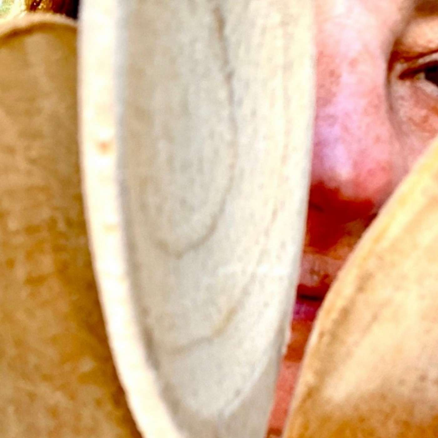 A step by step guide to wooden spoon carving [Small Audio Art]