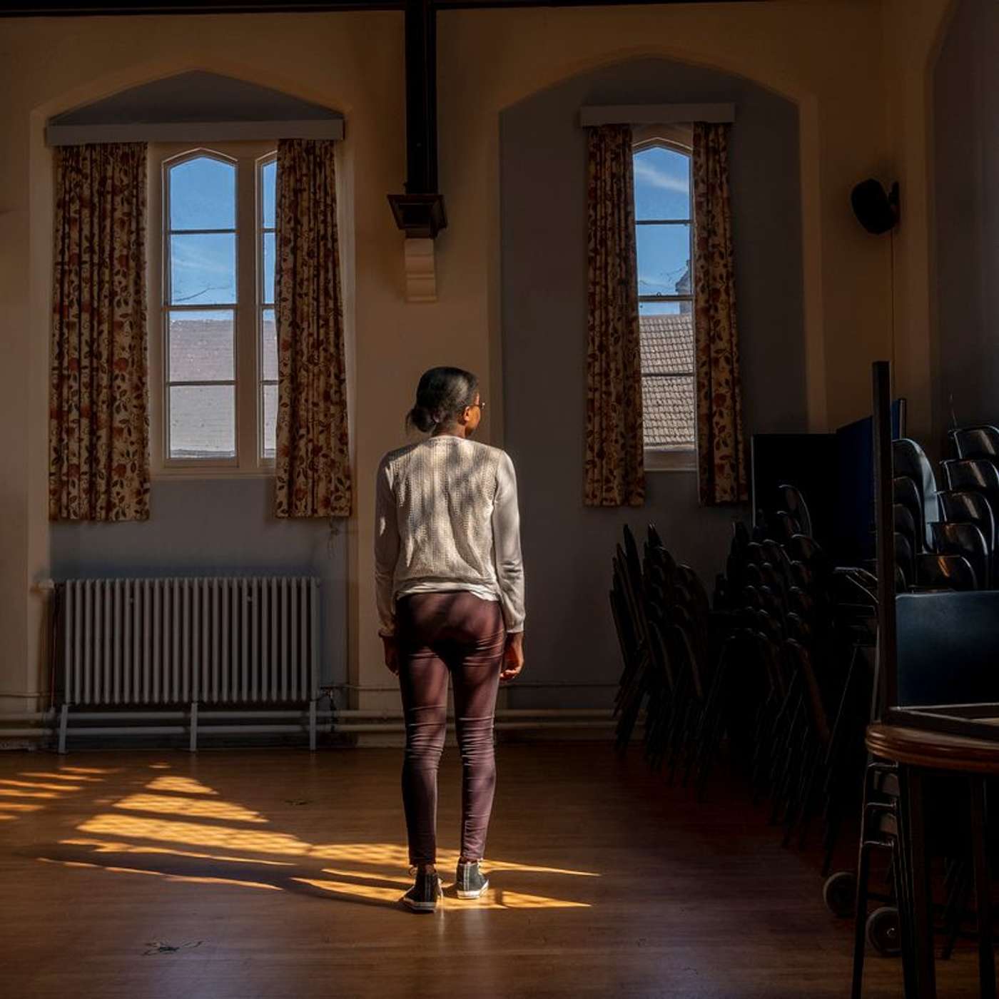 How cultural outsiders cope with the pain of feeling different