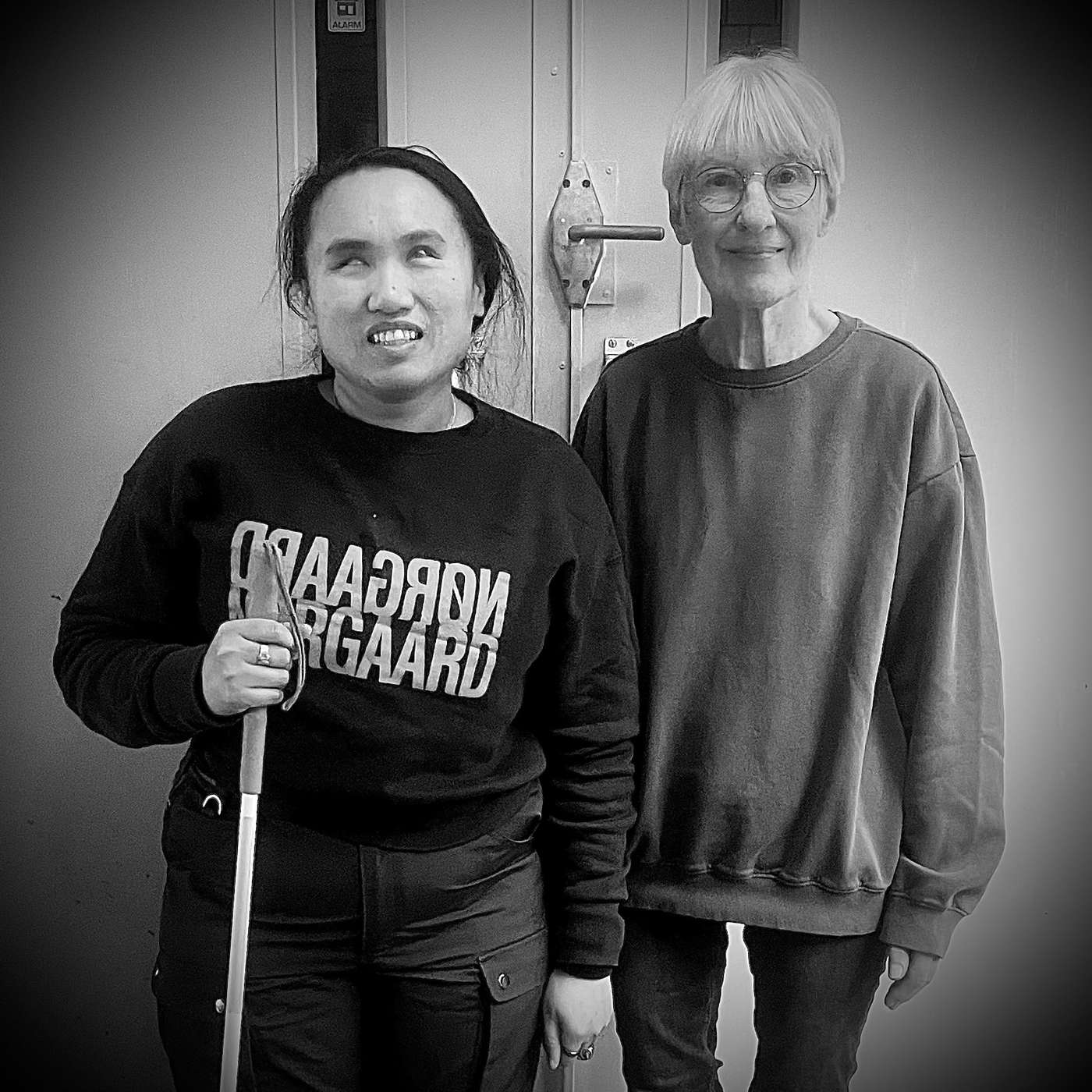 Lunch i mörker - Karin Ahnve om att vara författare och förälder till ett barn med autism och intellektuell funktionsnedsättning Lunch i mörker - Karin Ahnve om att vara författare och förälder till ett barn med autism och intellektuell funktionsnedsättning