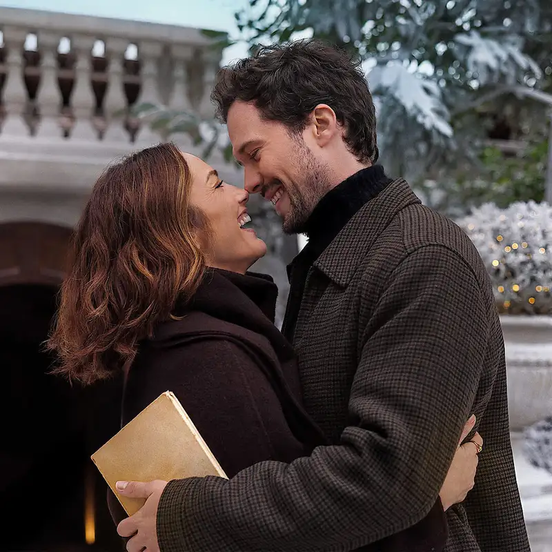 #325: TSHE Holiday Watchalong—Champagne Problems