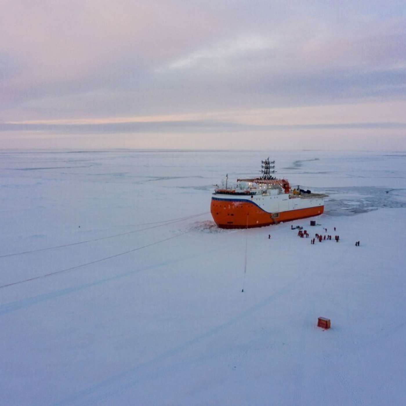 Первый рейс арктической платформы может превратиться в двухлетнюю ледовую одиссею