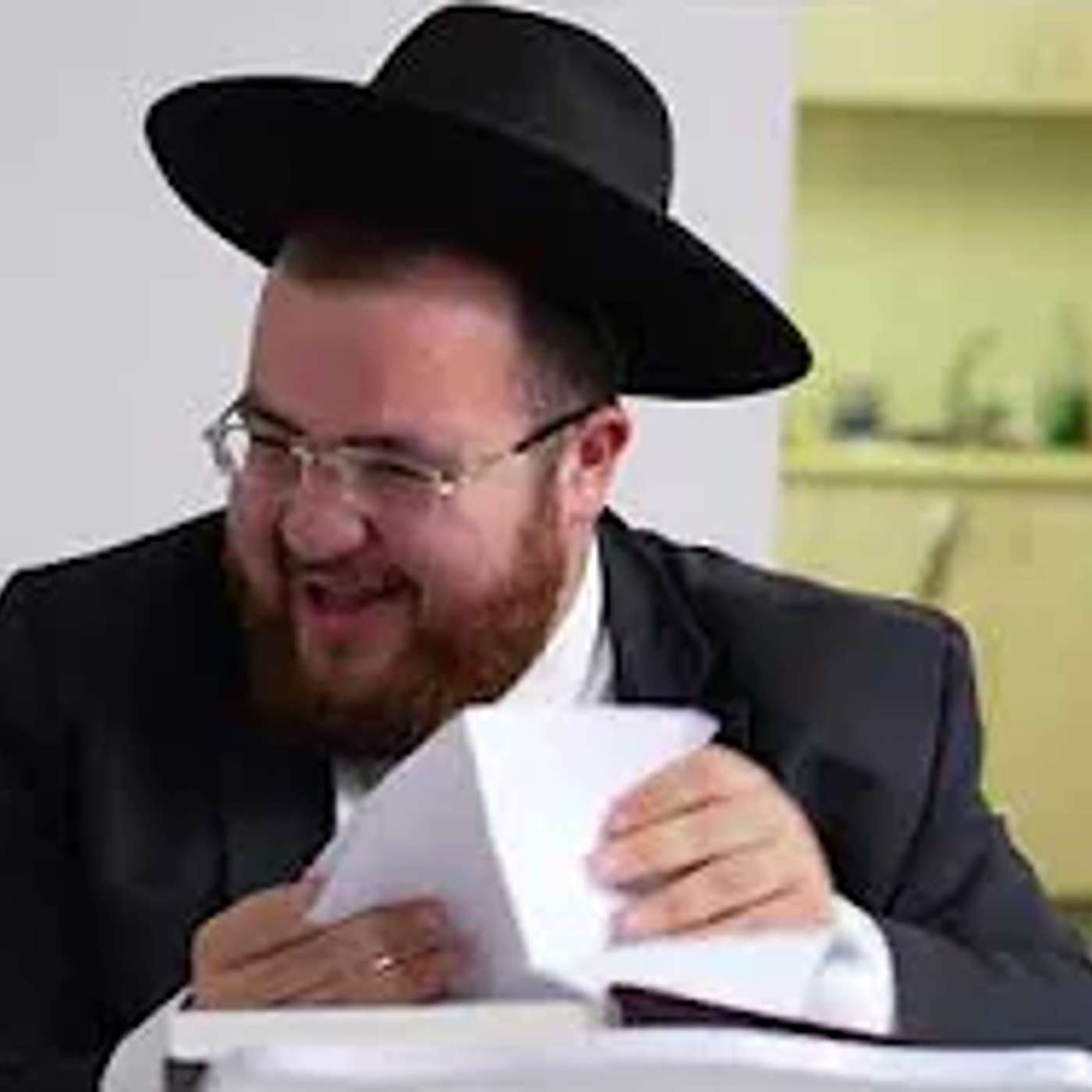 בשורות מטורפות: האדמו"ר מלוצק לראשונה 'אני אומר לכם השנה קרה בשמים דבר מטורף.. משיח פה.... שמח פה'