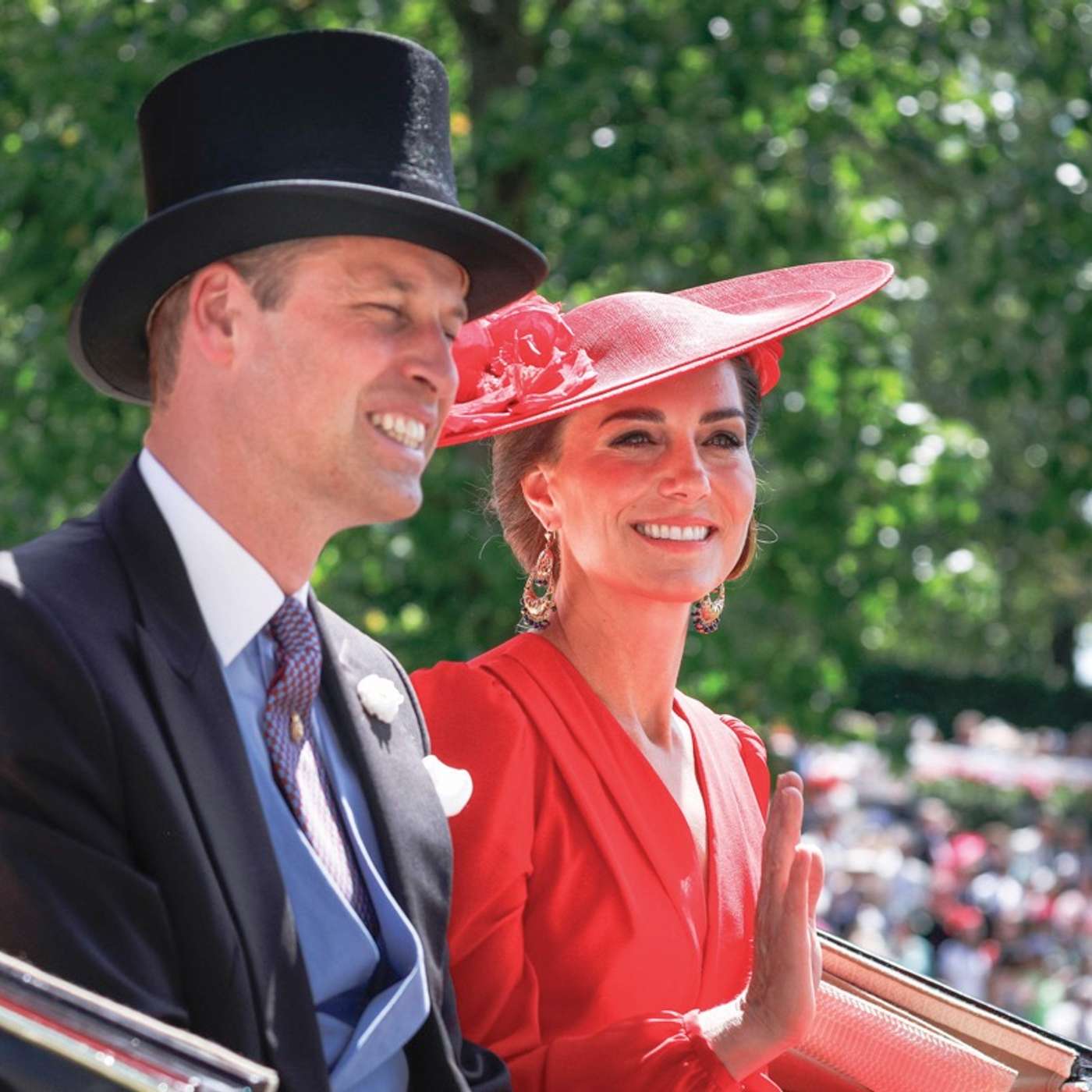 UK Halts Chagos Islands Deal, Duke and Duchess Christen HMS Glasgow, UK Net Migration Drops 50%, UK Considers Chemical Castration, and more... episode artwork