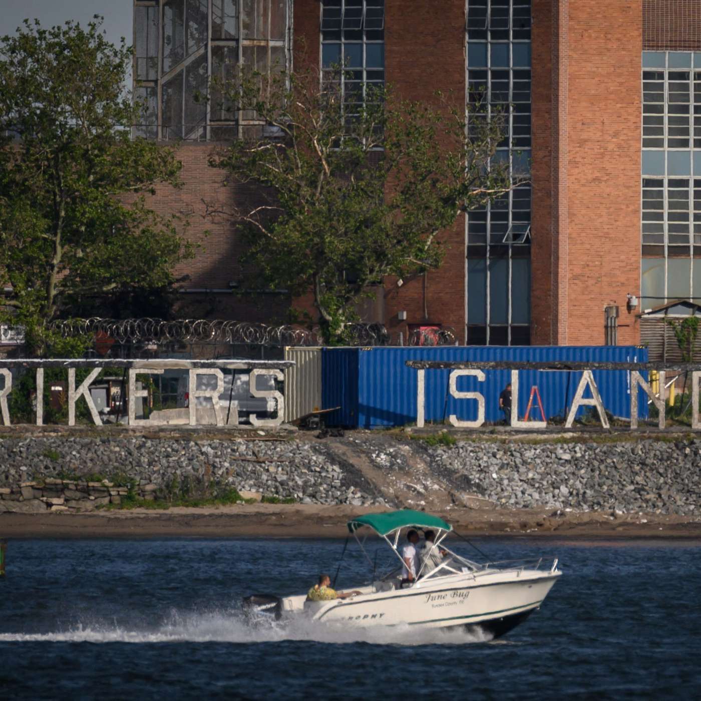 Loafing around at Rikers Loafing around at Rikers