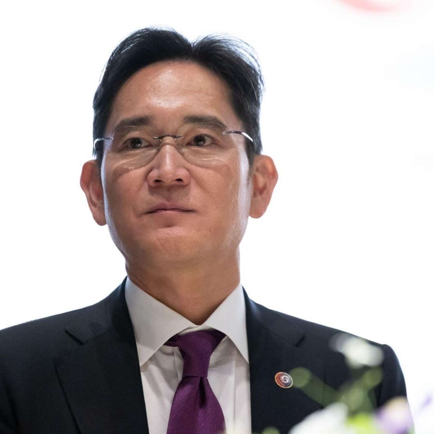 Samsung's Lee Jae-yong Acquitted and Promoted, Apex Legends Season 20 Overhaul, Snap Inc. Cuts Workforce, Meta's Board Calls for Media Rules, and more...