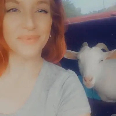 Tracie Adams of @CarolinaGoatYoga