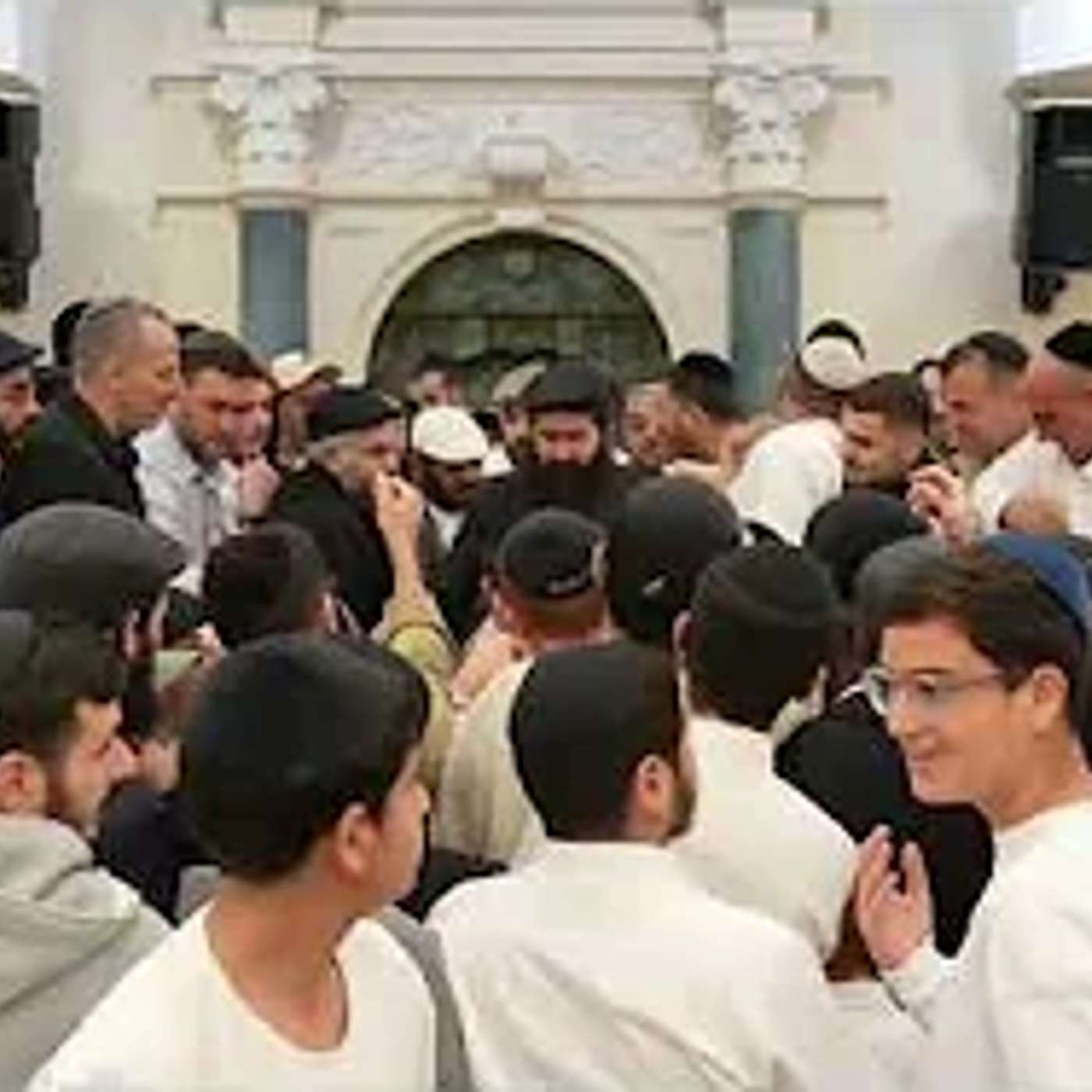 חלוקת חלה ויין - בנש"ק הרה"צ כבוד הרב - יואל משה פינטו שליט"א - יום חמישי - כ' אייר - תשפ"ו - אשדוד