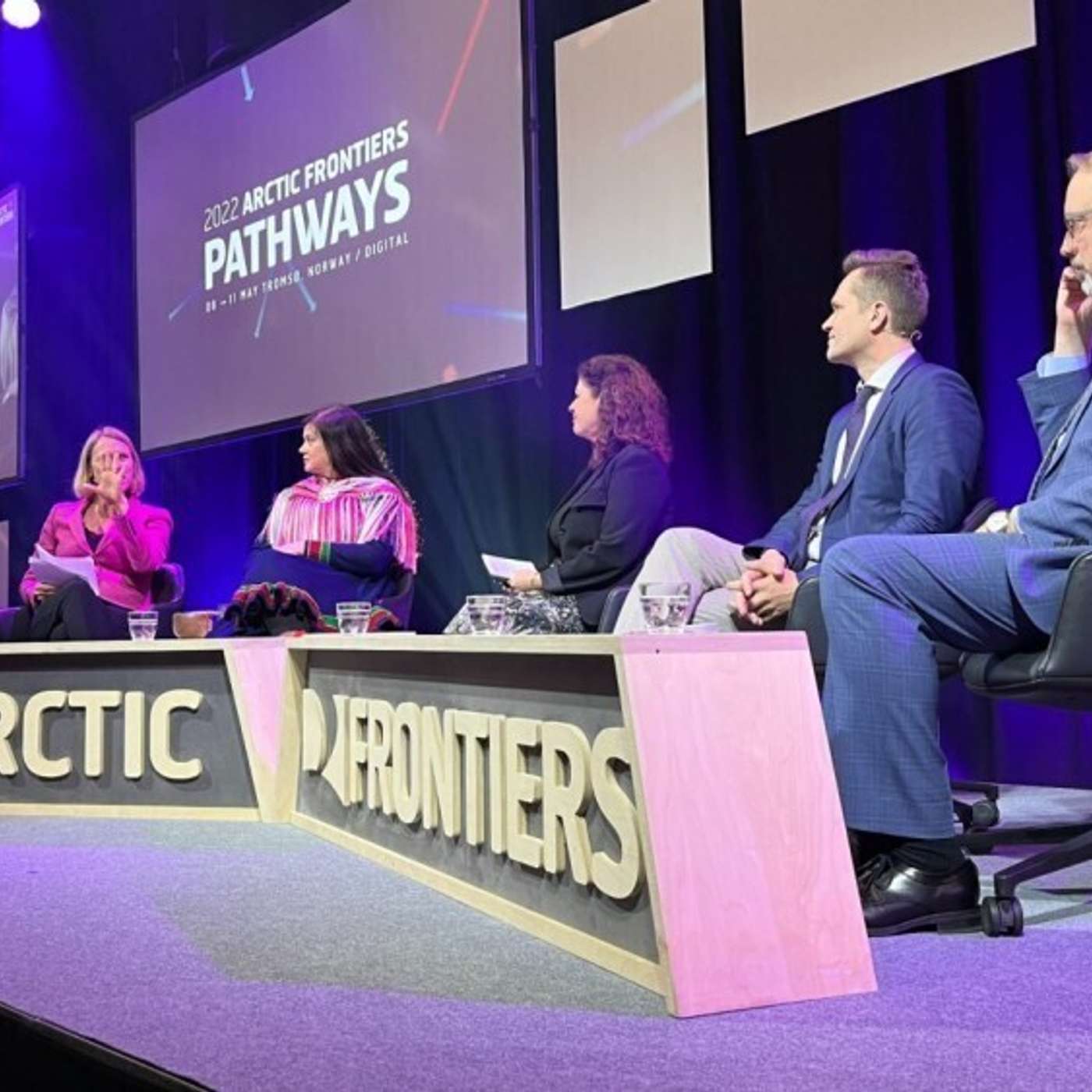 На фоне приостановки работы Арктического совета его чиновники вырабатывают план дальнейших действий