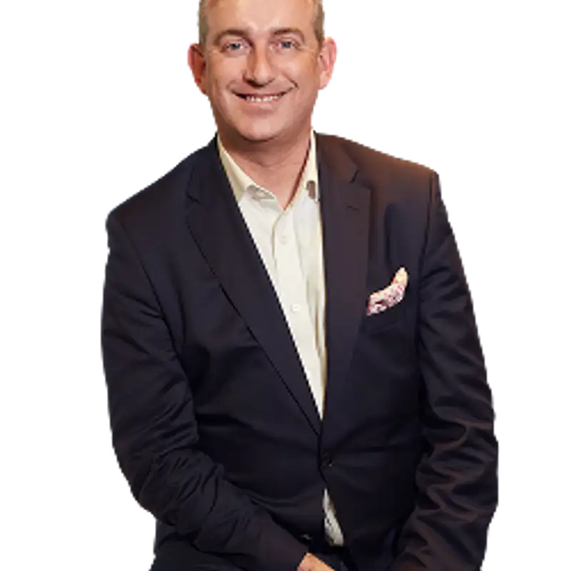 Bee Wise – Leadership Lessons from Inside a Busy Beehive