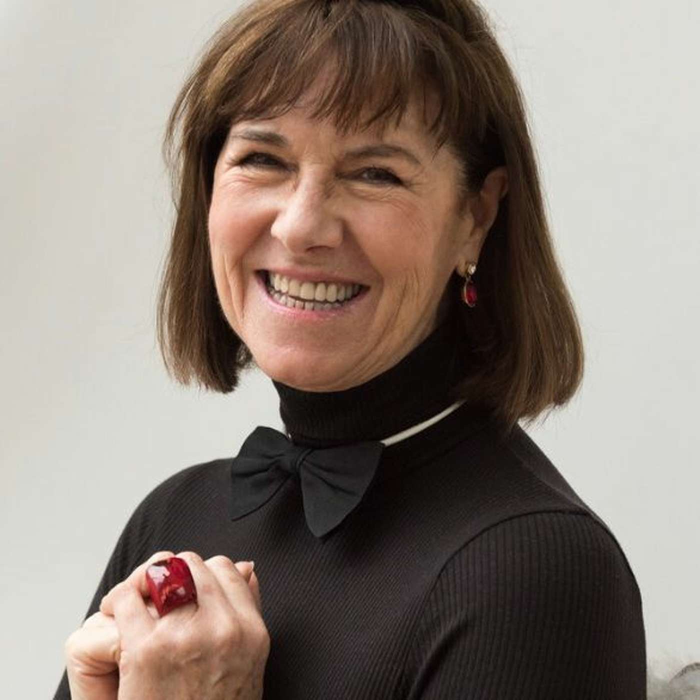 Once a Pilgrim - Always a Coach with Paris based executive coach Lynne Burney episode artwork