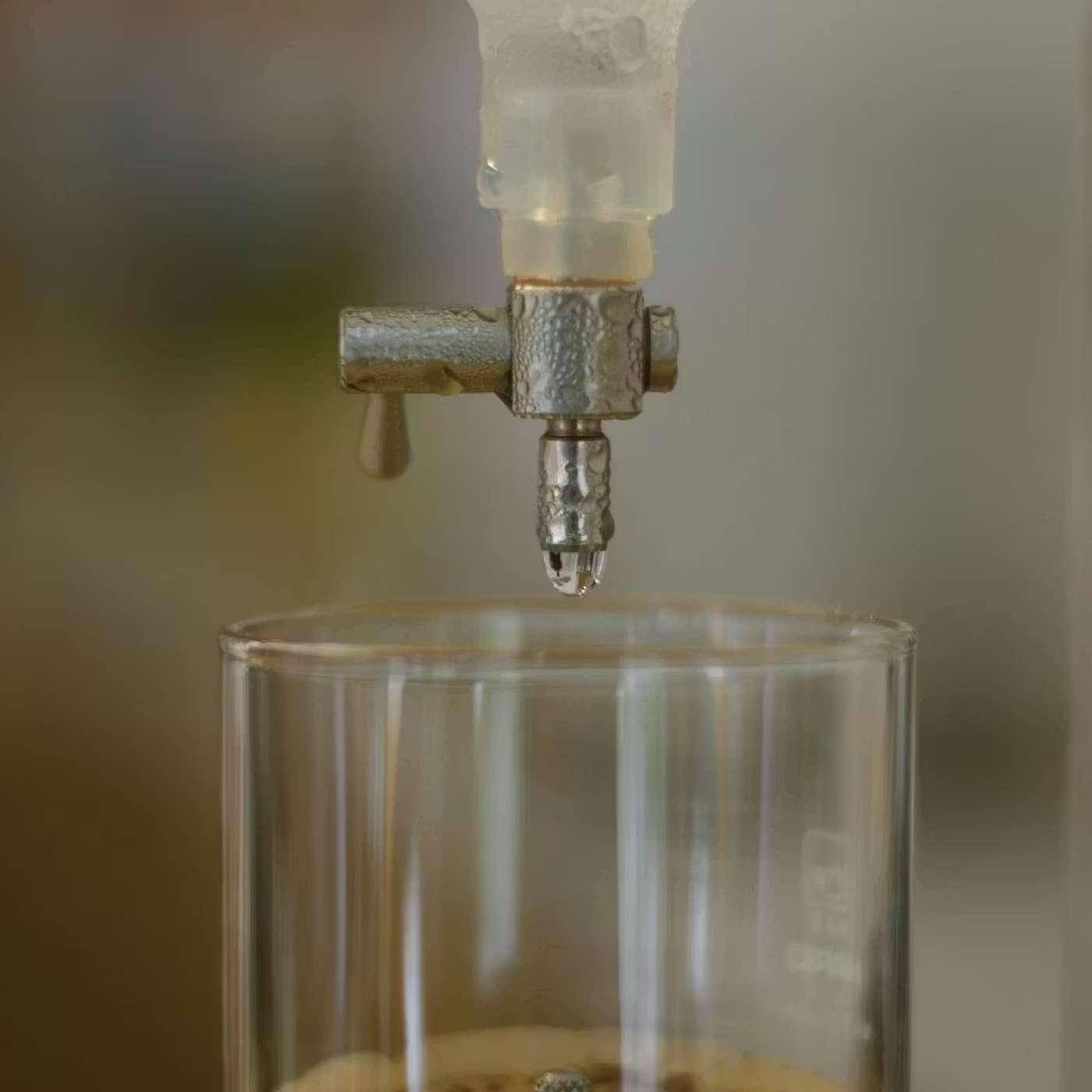 “Everything’s Async” Until Your RAM Explodes: The JavaScript Backpressure Problem