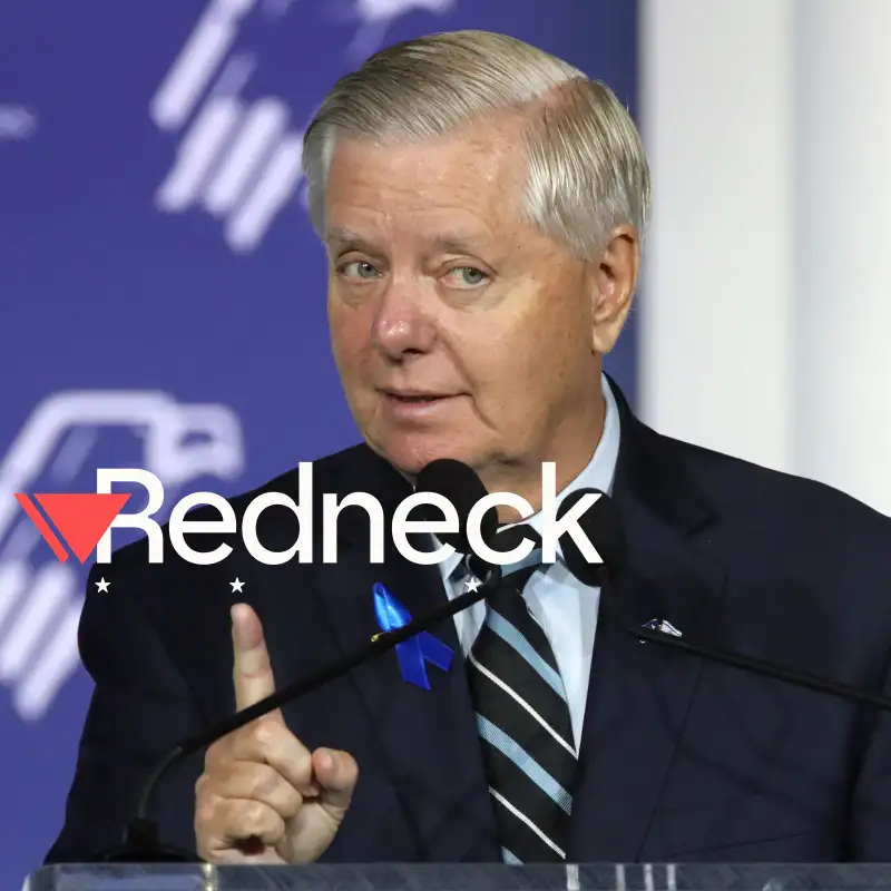 Kdo je muž, který Trumpa vyhecoval do války