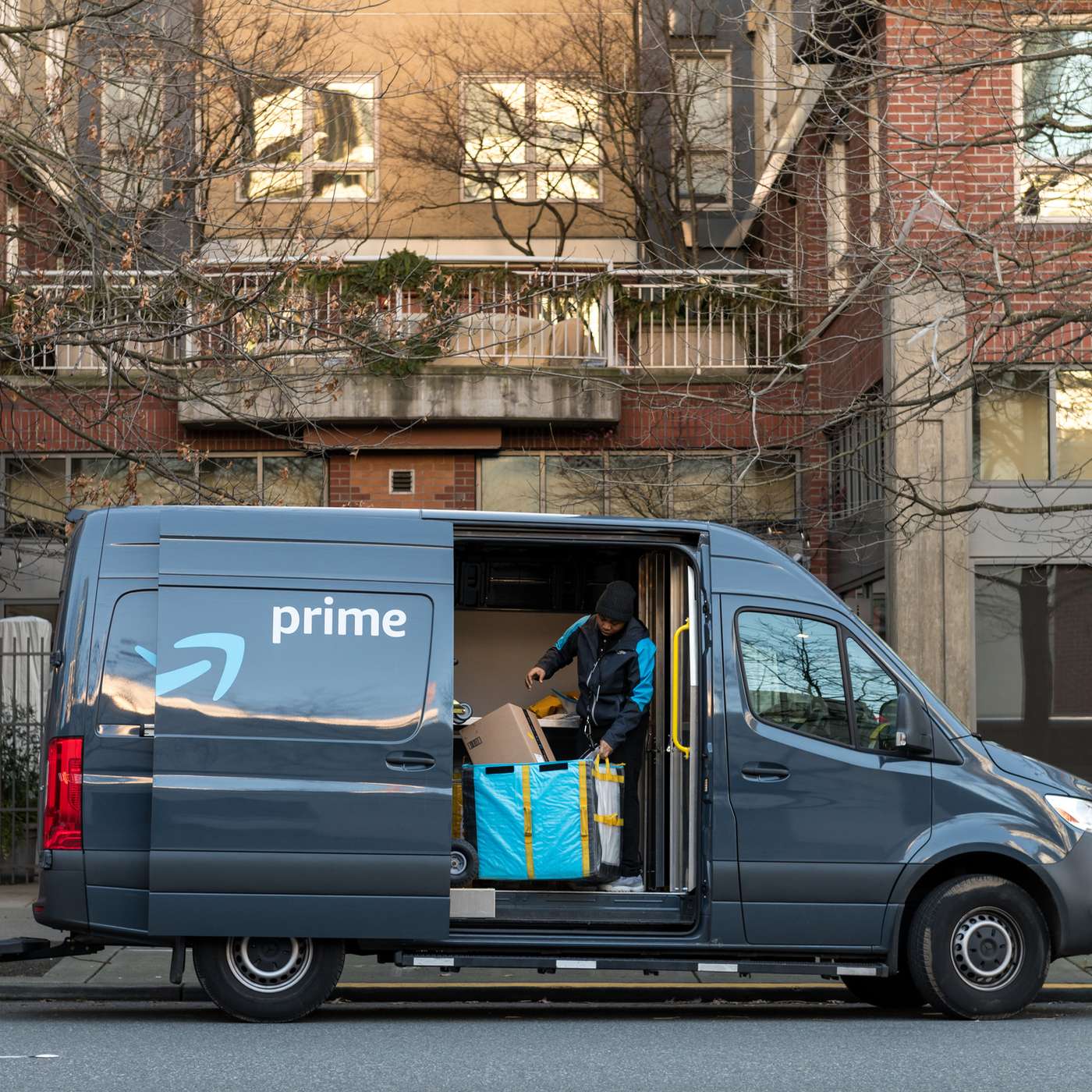 Hey Alexa: How does fast delivery work? episode artwork
