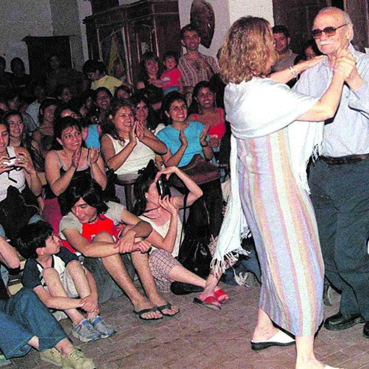 Recuerdos fotográficos: 2003. Sabato y Estrella, en una caravana cultural en Vinará
