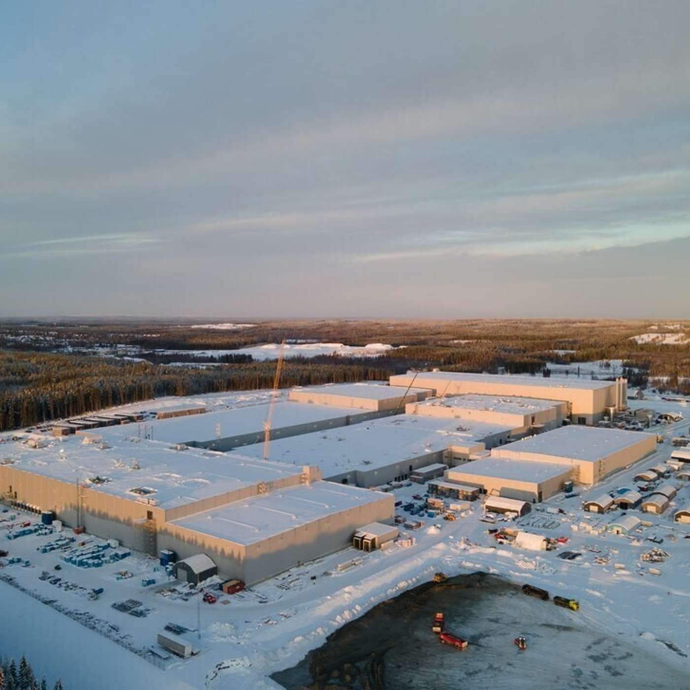 На севере Швеции начал работу первый в Европе полномасштабный завод по производству аккумуляторов