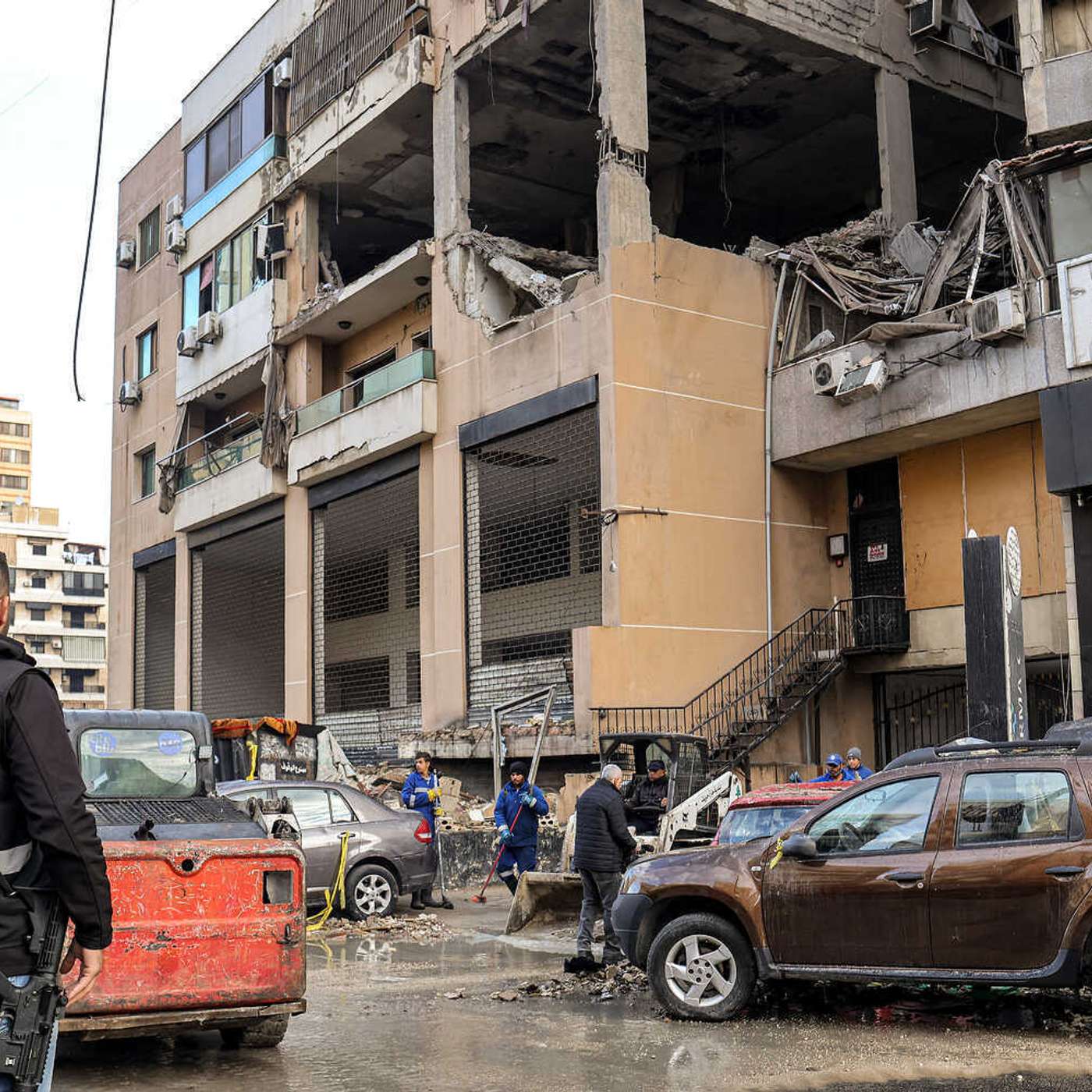 Israel's Drone Strike on Hamas Deputy Leader, Memorial Blast Kills 73 in Iran, BYD Surpasses Tesla in Q4 EV Sales, and more...