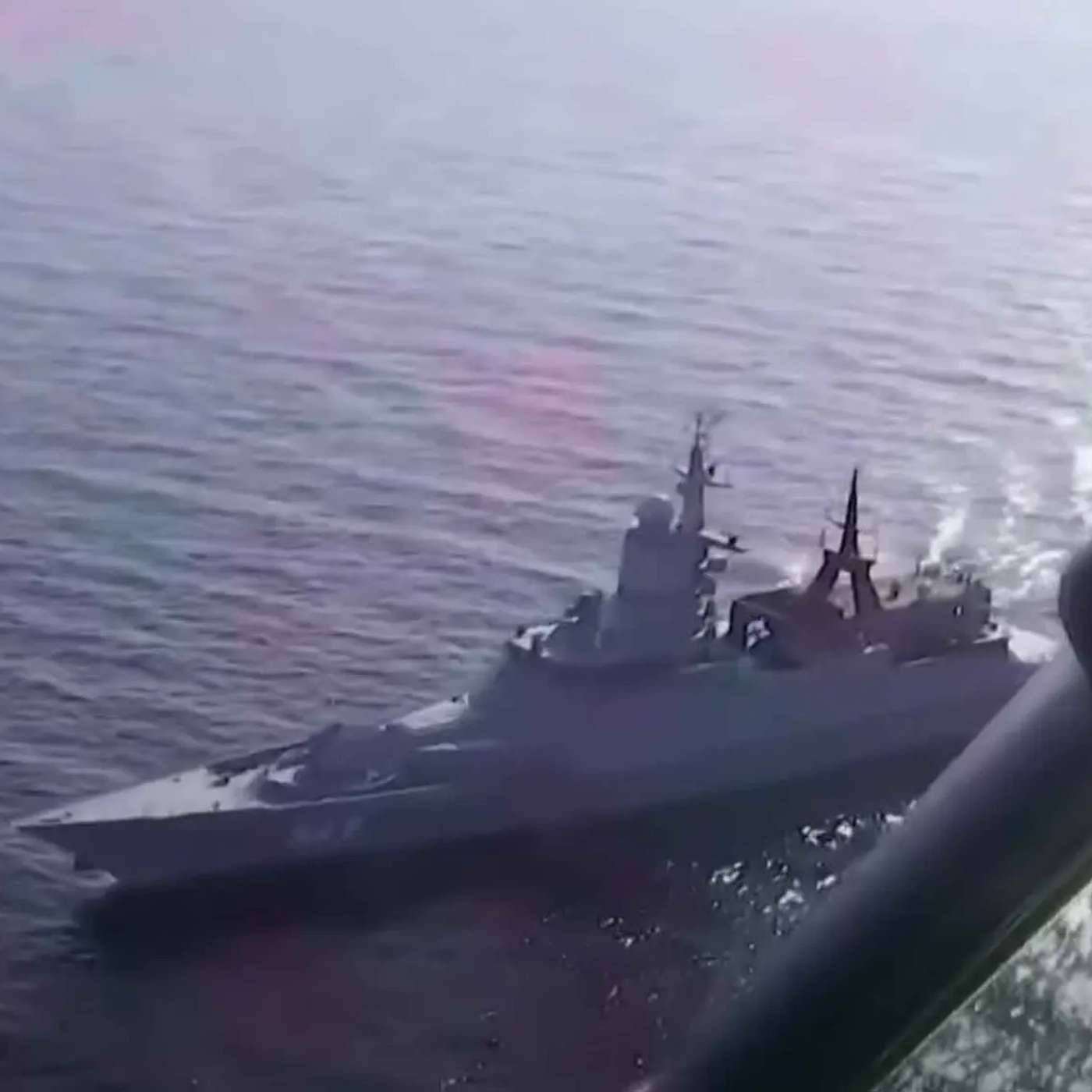 Фрегат Северного флота проводит учения в Балтийском море