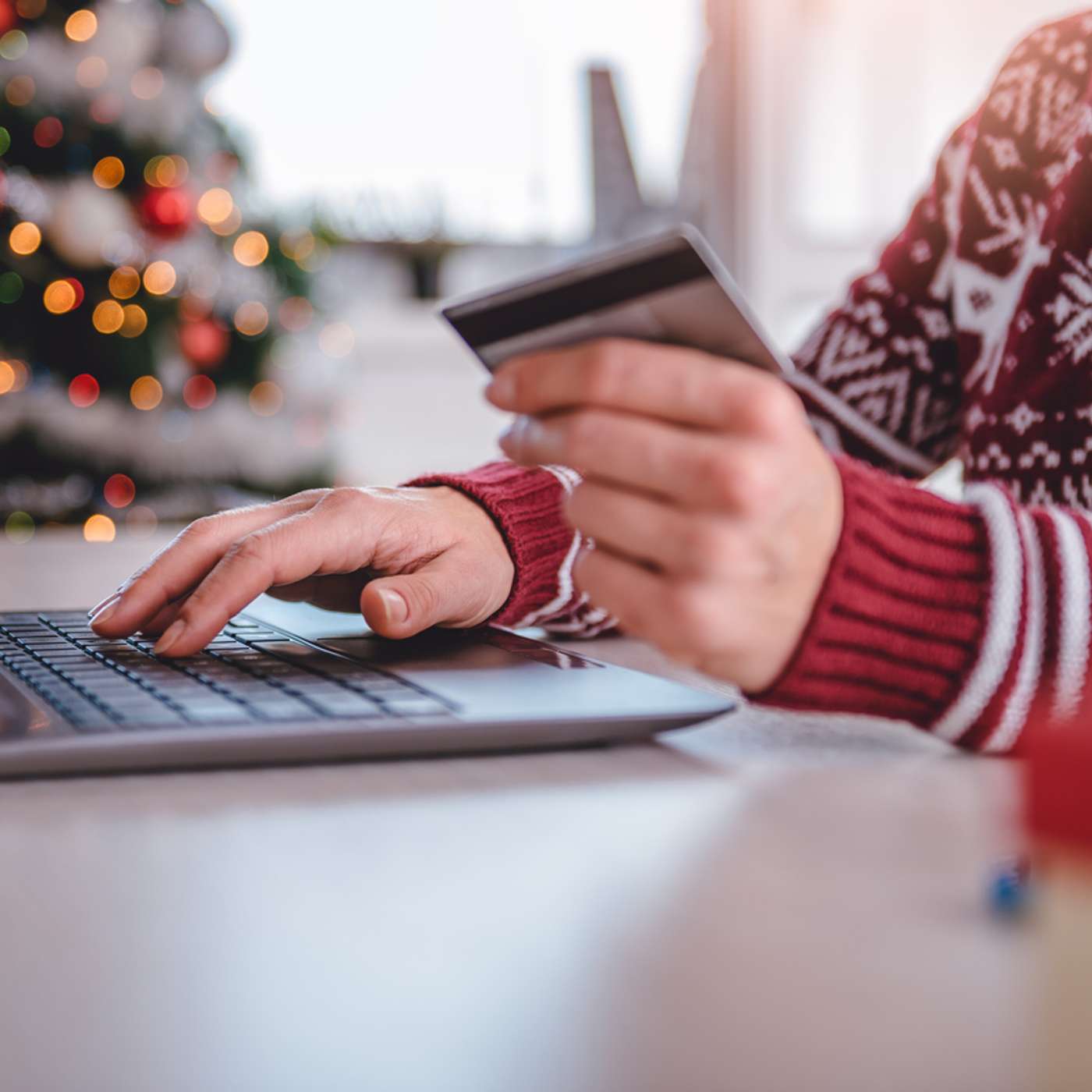 203 | 🛍️ How to Earn Maximum Points on Your Holiday Shopping to Fund Next Year's Travels