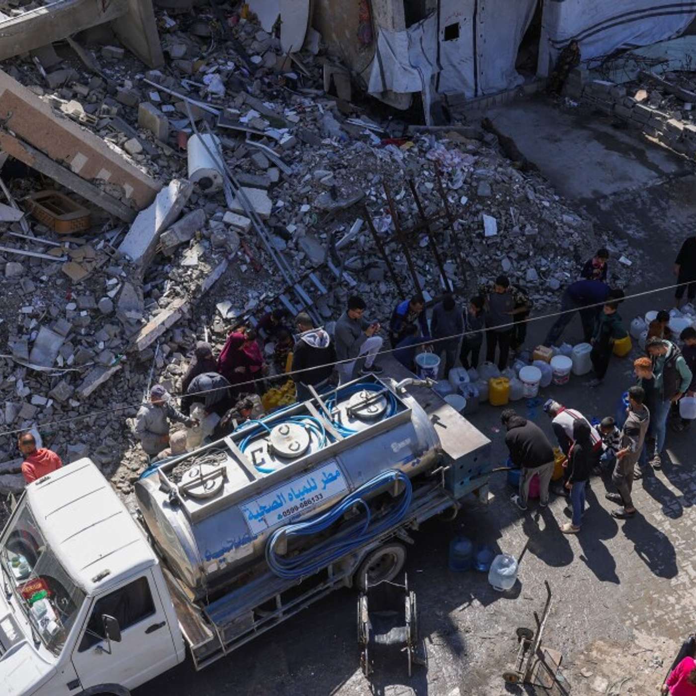 Houthis Threaten Israeli Naval Attacks, Bezos Tightens Grip on WaPo, Al-Shabab Targets Hotel Meeting, Trump's Gaza Proposal Gains Traction, and more...