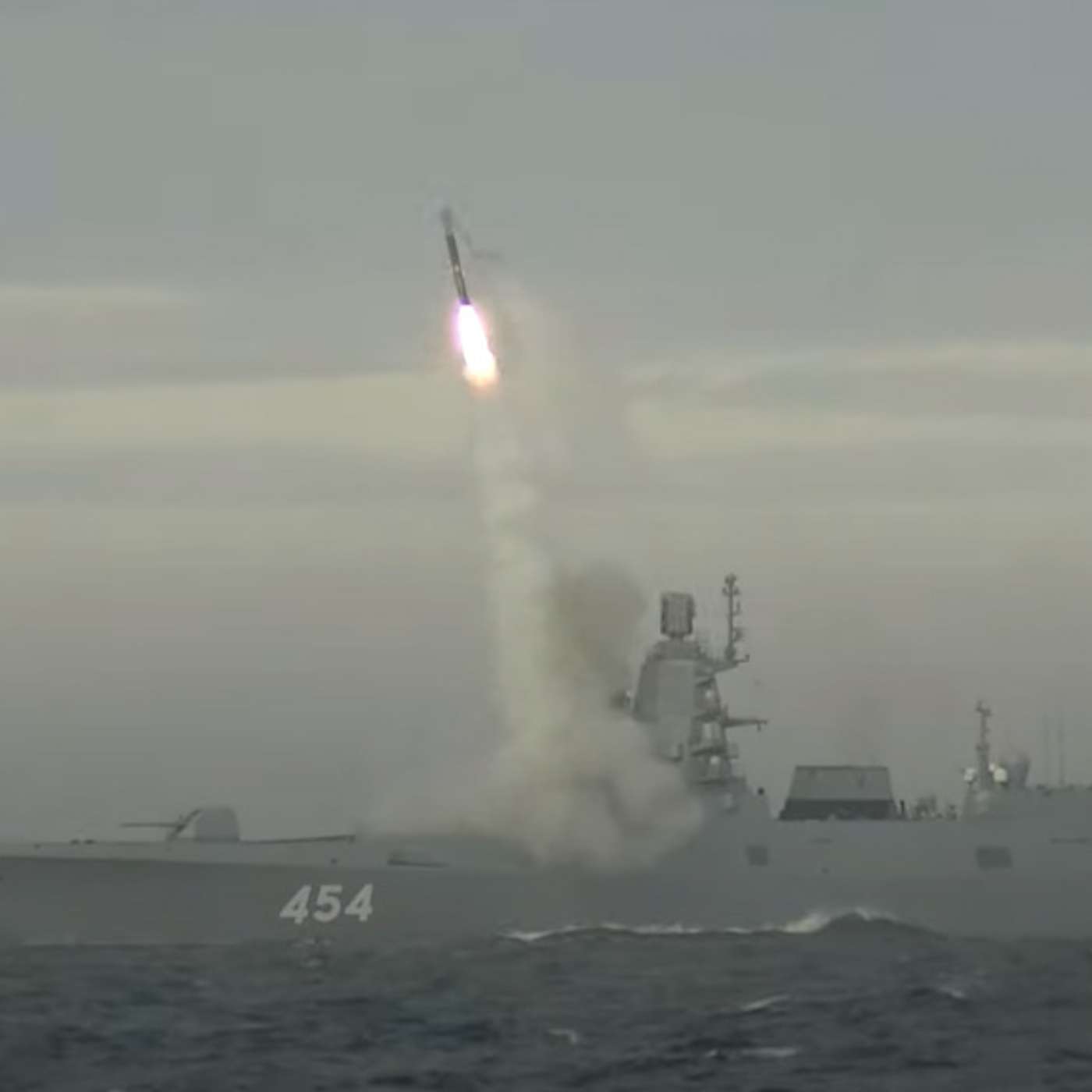 Российский флот запустил из Баренцева моря гиперзвуковую ракету