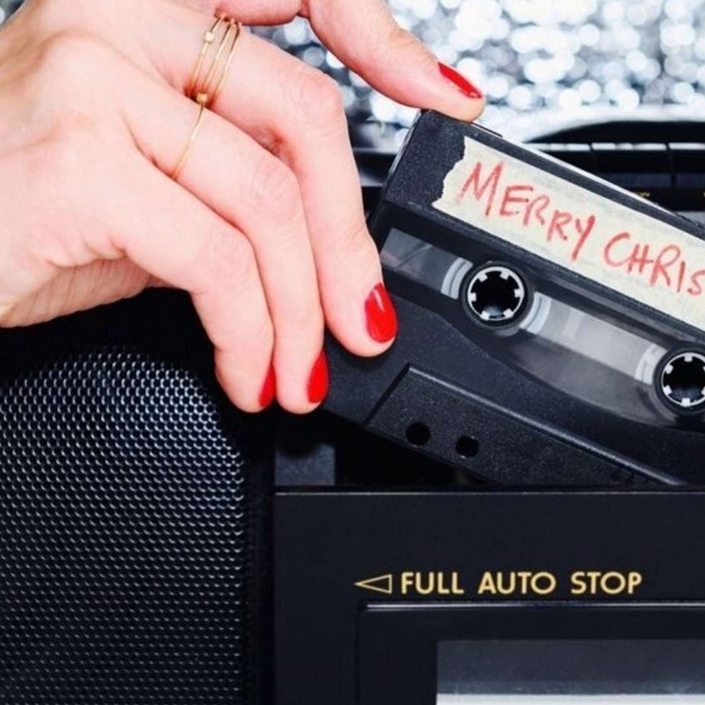 How to Use Tech to Create the Ultimate Christmas Atmosphere