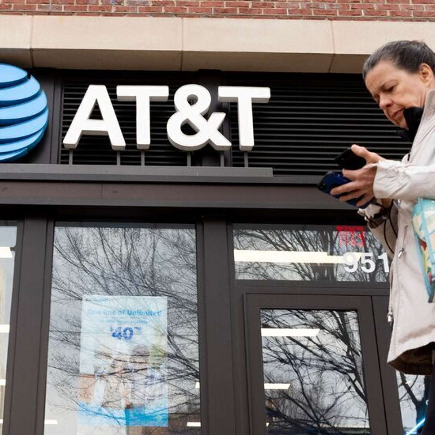 Lenovo's AI Tech Revolution at MWC 2024, AT&T Offers $5 Credit, Xiaomi Unveils 14 and 14 Ultra, Nvidia Breaks Sales Records, and more...