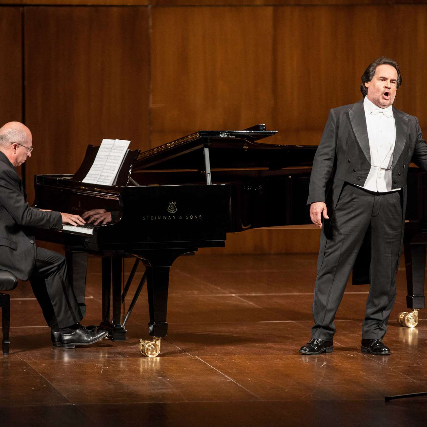 L'aria che tira - Una furtiva lagrima  (L'Elisir d'Amore) - Josè Bros